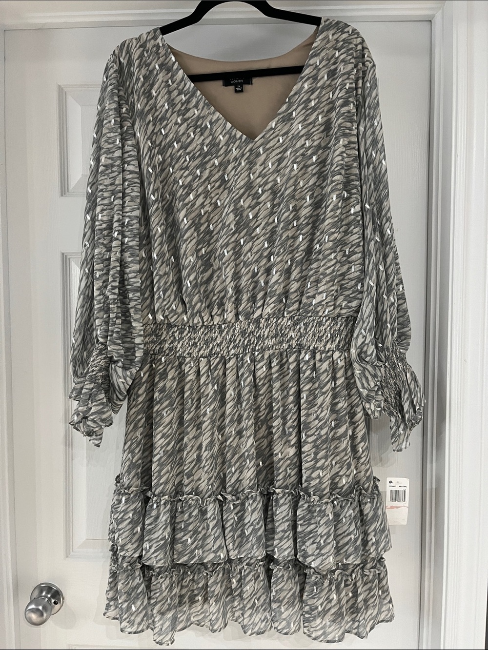 MSK Gray Patterned V-Neck Tiered Ruffle Dress